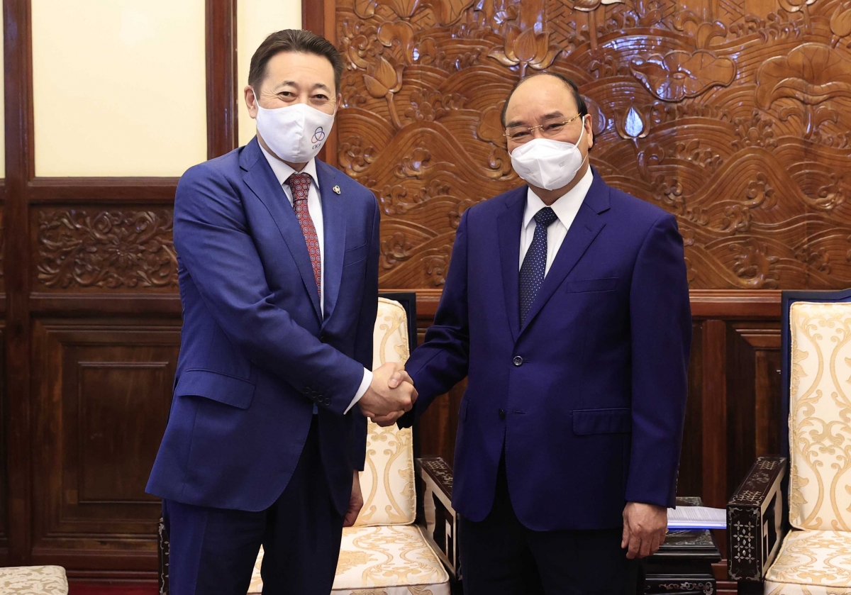 Chủ tịch nước Nguyễn Xuân Phúc tiếp Đại sứ Kairat Sarybay, Giám đốc điều hành Ban thư ký CICA.