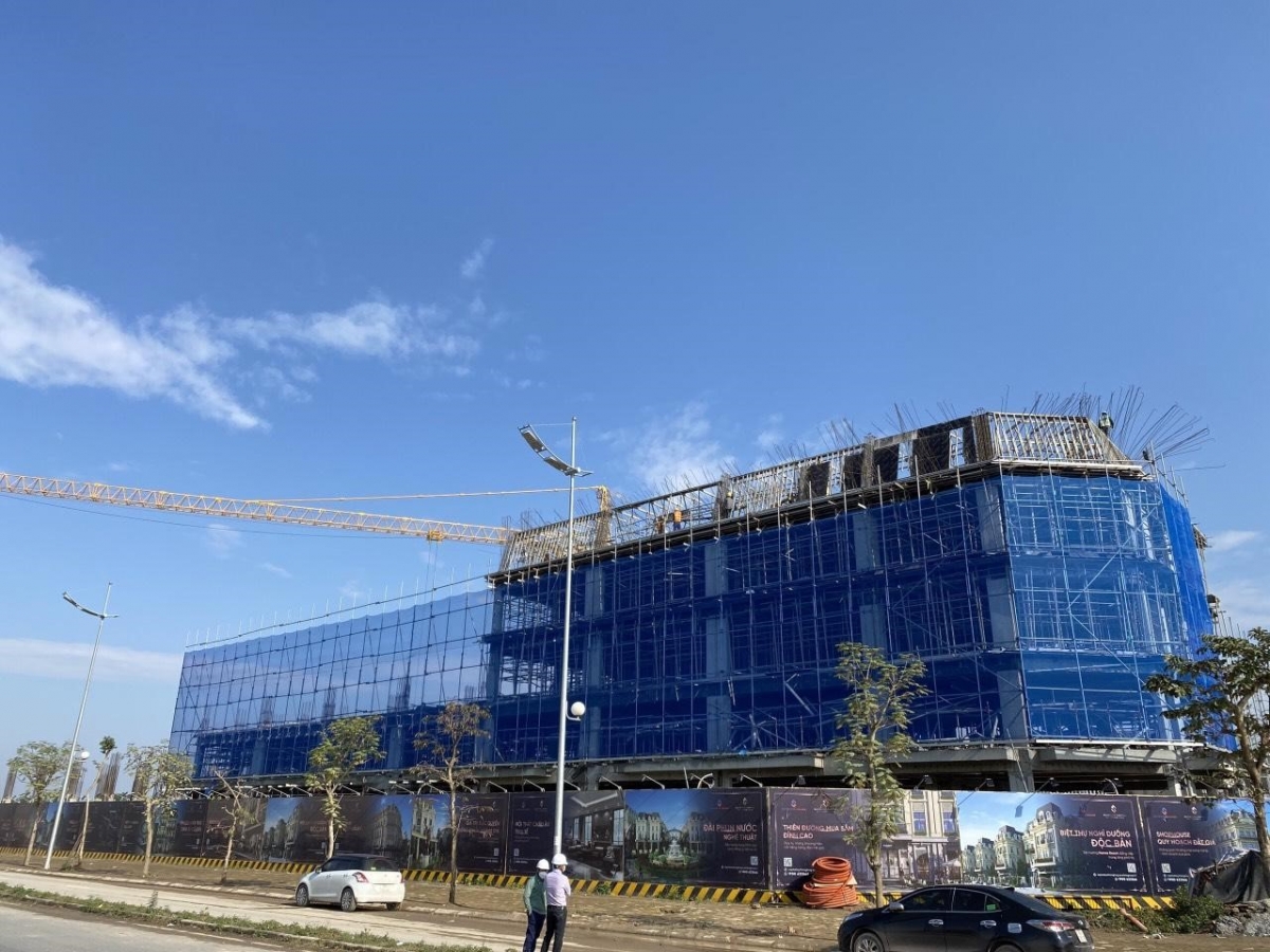 Sunshine Capital Tay Thang Long đang được gấp rút thi công  hoàn thiện.