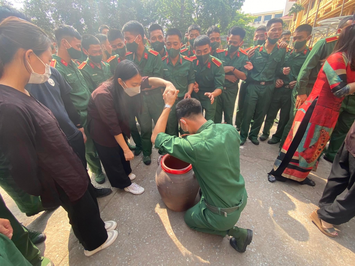 Các học viên tham gia trò chơi