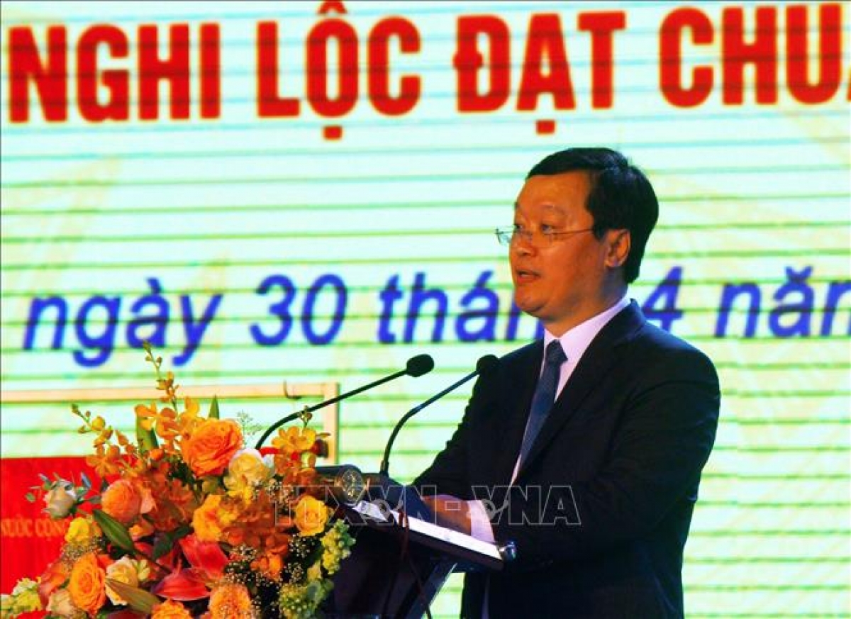 Chủ tịch UBND tỉnh Nghệ An Nguyễn Đức Trung phát biểu tại buổi lễ. Ảnh: Tá Chuyên - TTXVN