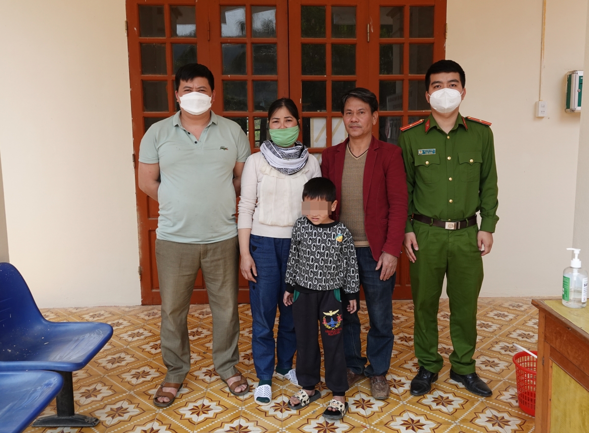Cháu B được tìm thấy trong tình trạng sức khỏe ổn định.