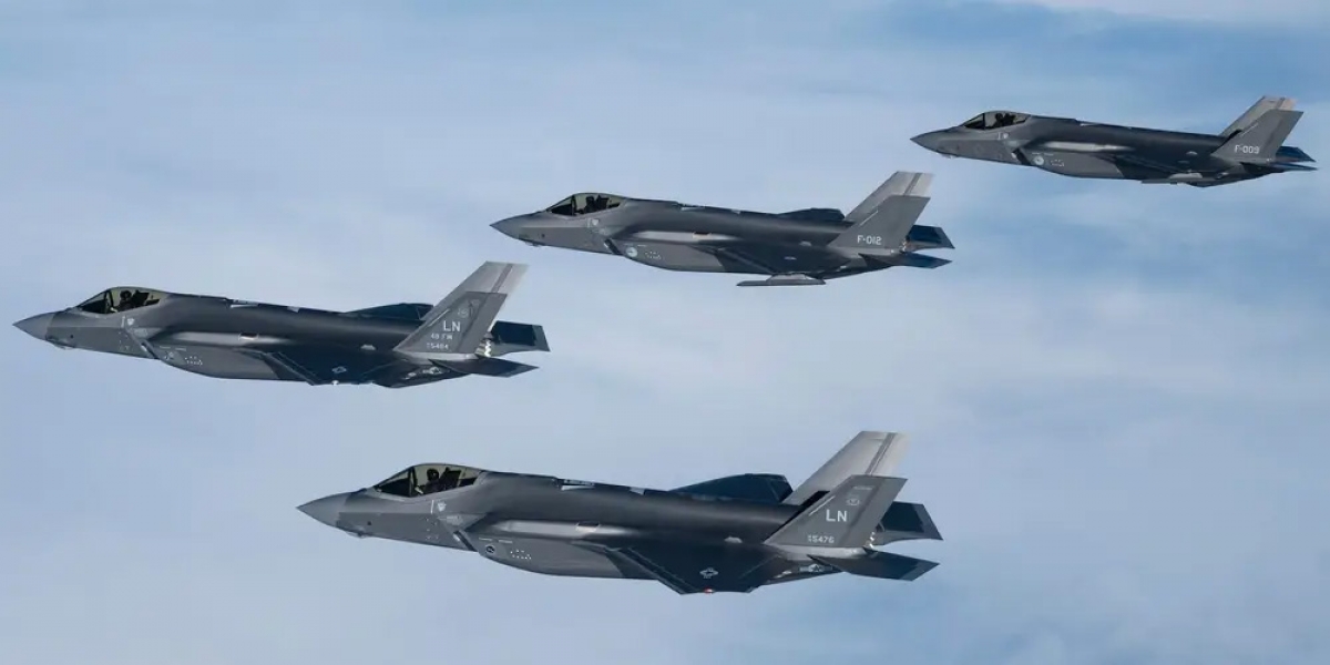 Máy bay F-35A của Mỹ và Hà Lan bay trên bầu trời Hà Lan trong một cuộc diễn tập ngày 22/2/2022. Ảnh: Không quân Mỹ