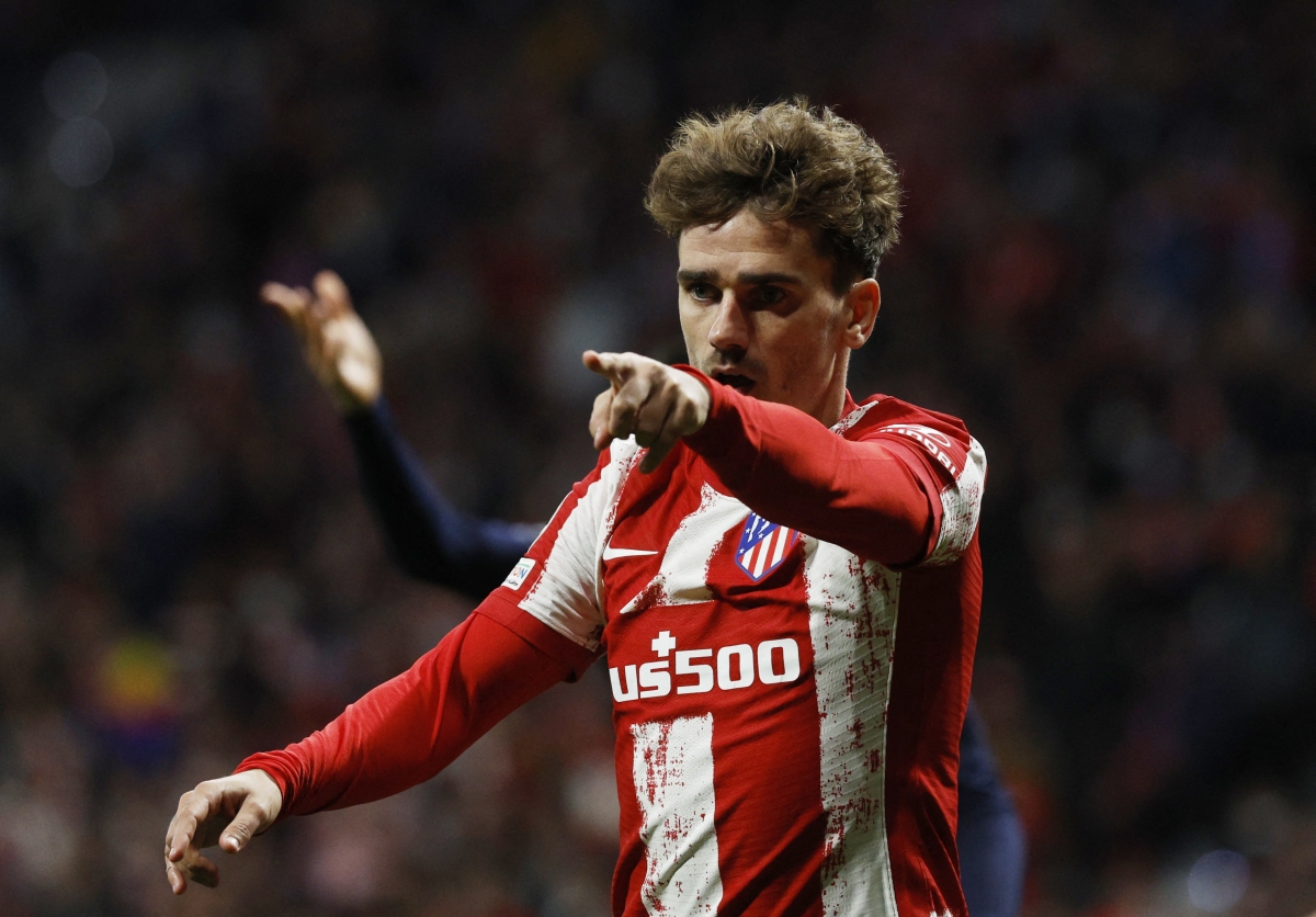 Griezmann và các đồng đội đang nỗ lực đẩy cao đội hình trong những phút đầu hiệp 2. (Ảnh: Reuters). 