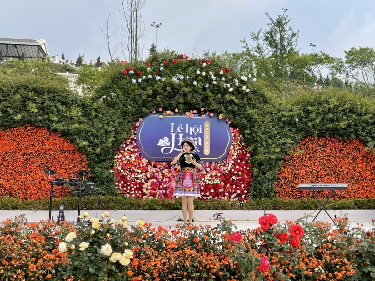 Hình ảnh Lễ hội hoa Fansipan 2021. Ảnh: Hằng Nga