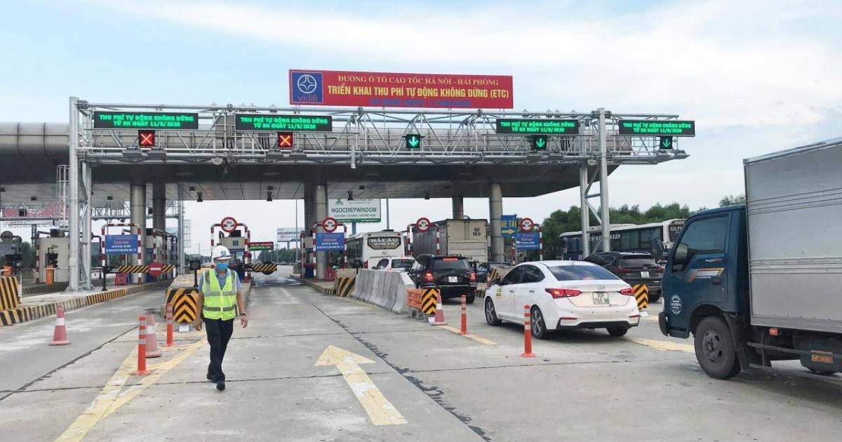 Tuyến đường cao tốc Hà Nội-Hải Phòng dự kiến sẽ được lùi thu phí tự động không dừng qua các trạm phí một tháng so với kế hoạch ban đầu.