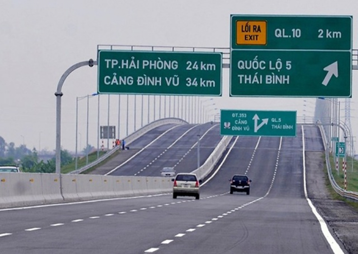 Cục Cảnh sát giao thông đề nghị đưa nội dung lái xe trên đường cao tốc vào chương trình đào tạo.