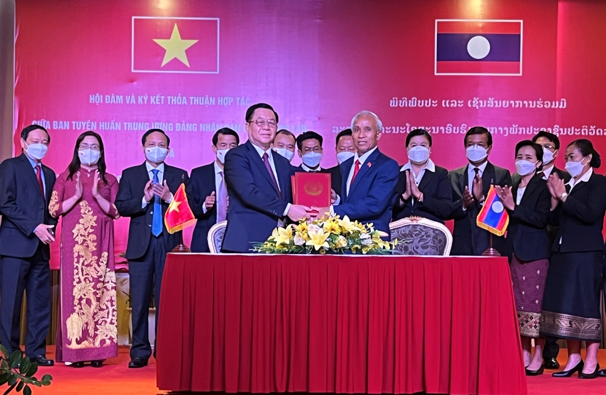 Lễ ký Thỏa thuận hợp tác giữa hai Ban Tuyên Giáo Trung ương Đảng Cộng sản Việt Nam và Ban Tuyên huấn Trung ương Đảng Nhân dân Cách mạng Lào giai đoạn 2022- 2026.