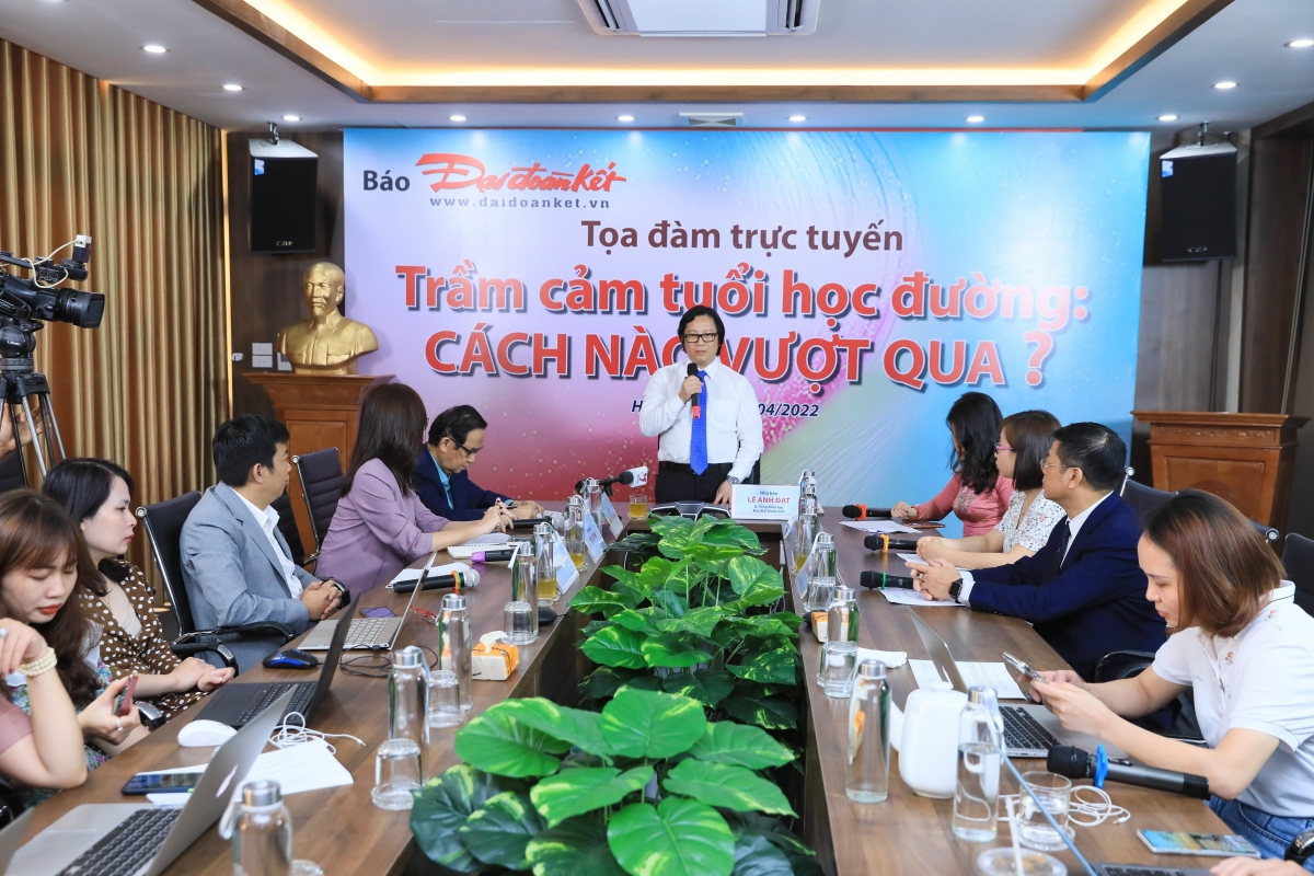 Toàn cảnh buổi tọa đàm.