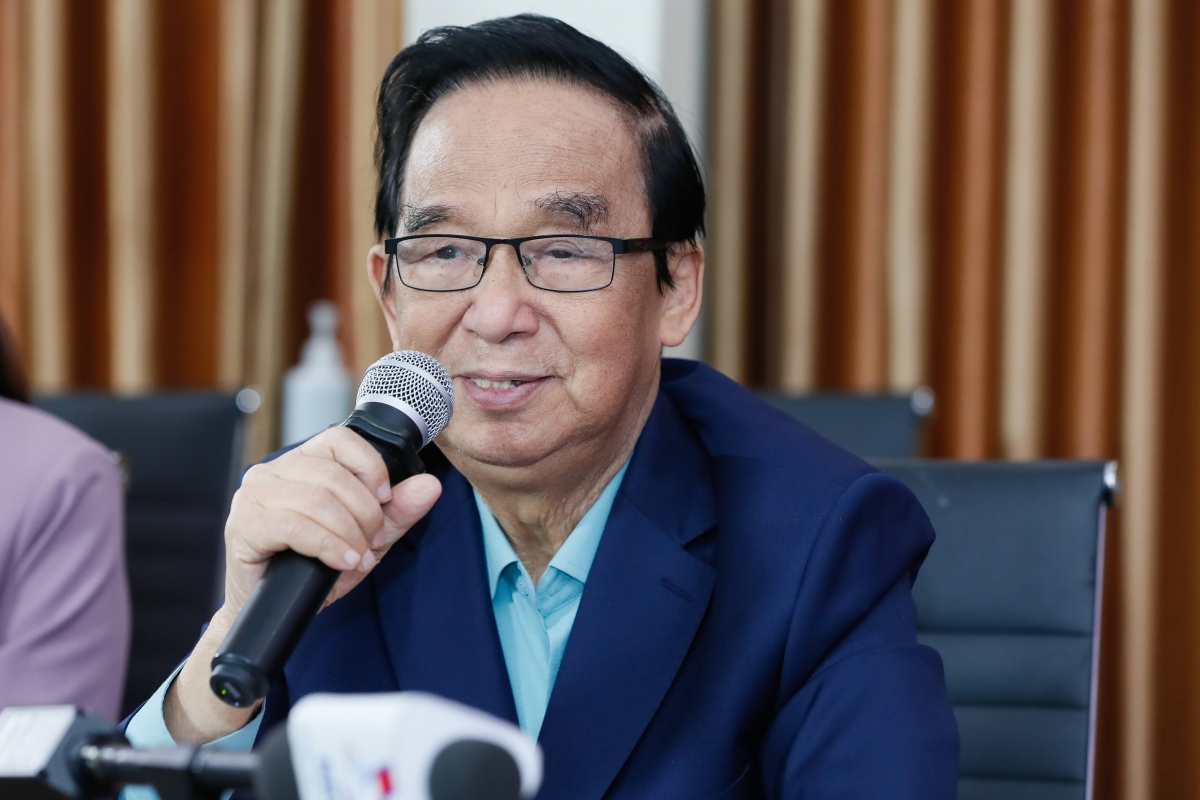 GS Nguyễn Lân Dũng chia sẻ tại buổi tọa đàm.