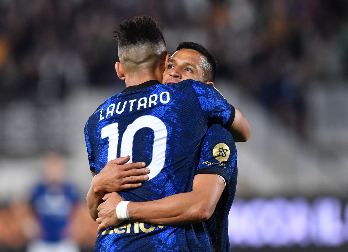 Các cầu thủ Inter ăn mừng chiến thắng. (Ảnh: Getty).