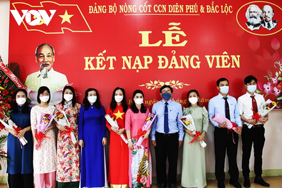 Kết nạp đảng viên đang làm việc tại các doanh nghiệp tư nhân. (Ảnh: Thái Bình)