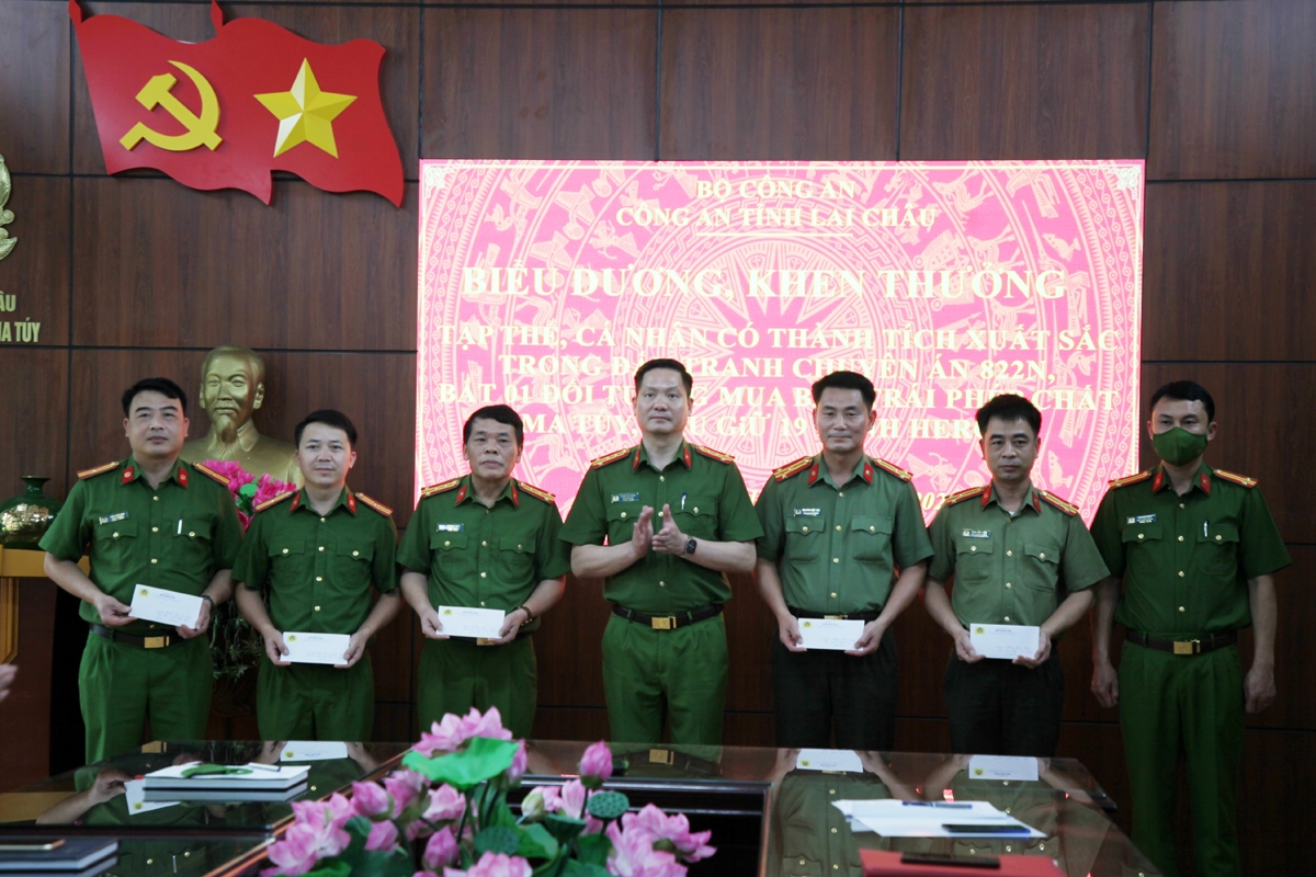Lãnh đạo Công an tỉnh Lai Châu biểu dương, khen thưởng Ban Chuyên án.