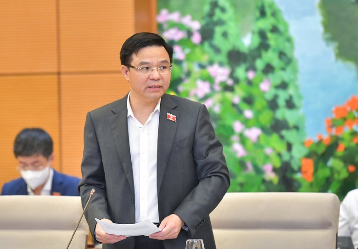 Tổng Giám Tập đoàn Dầu khí Việt Nam Lê Mạnh Hùng phát biểu tại phiên họp. Ảnh: Quốc hội