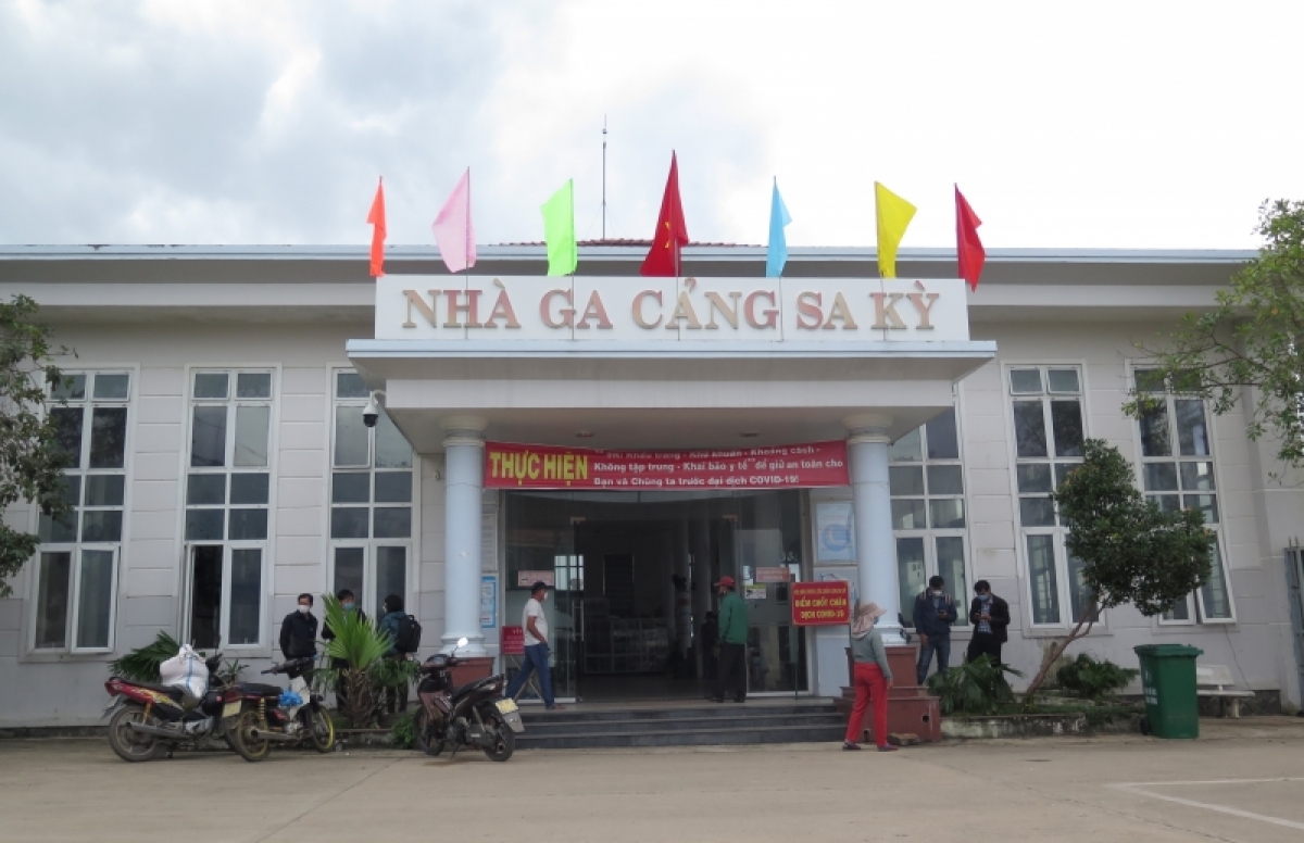 Lo ngại thời tiết xấu, nhiều du khách hủy chuyến ra đảo Lý Sơn dịp lễ 30/4 và 1/5