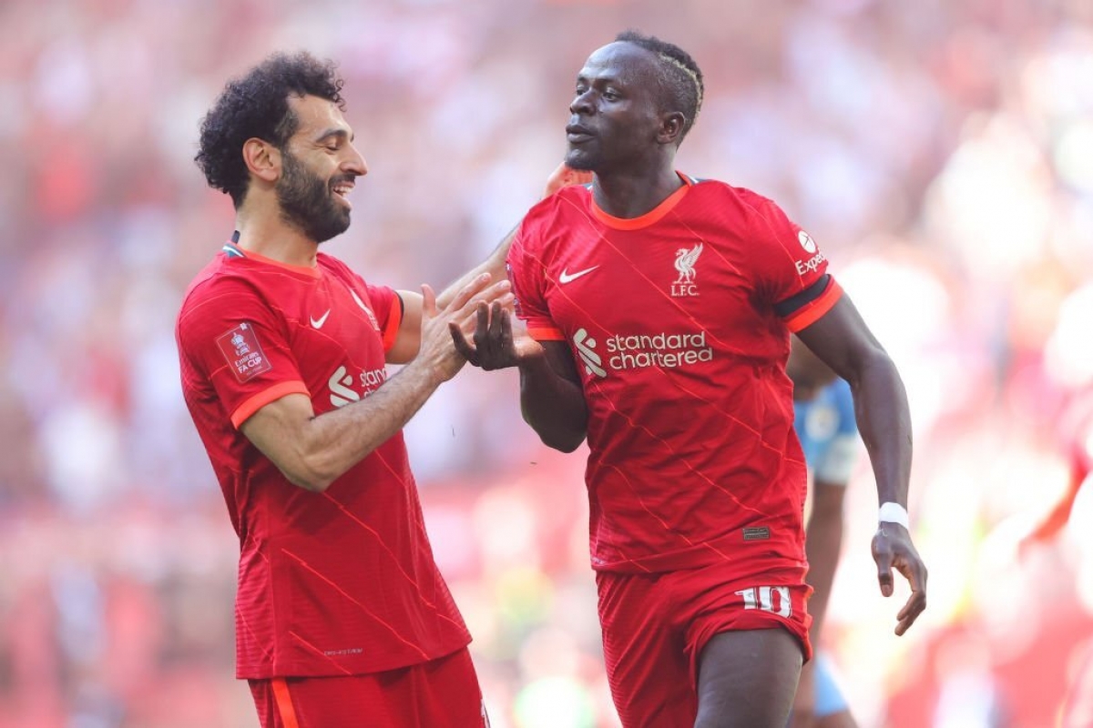 Mane lập cú đúp vào lưới Man City. (Ảnh: Getty)