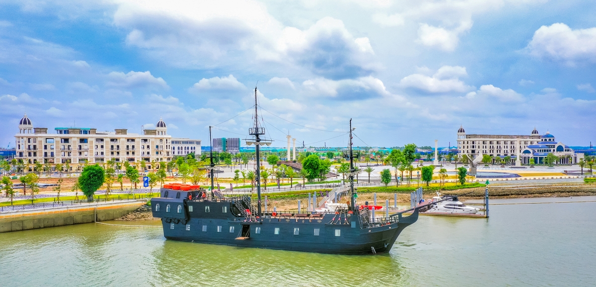 Tổ hợp quảng trường, bến du thuyền Aqua Marina đẳng cấp tại Aqua City đã hoàn thiện và tạo ấn tượng mạnh với khách hàng.