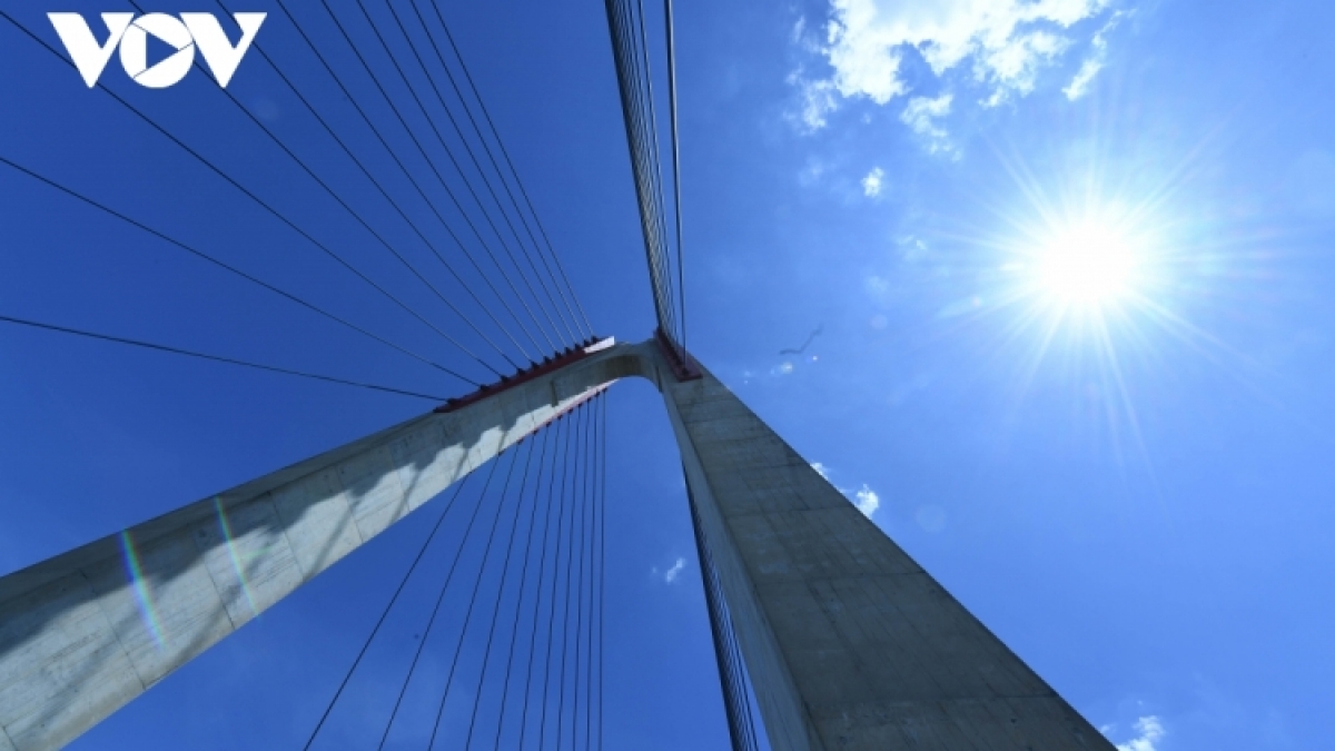 Trong ngày 12/4, thời tiết ở khu vực phía Bắc nhiều mây, có mưa vài nơi, Trung và Nam Bộ có chỉ số UV ở ngưỡng nguy cơ gây hại rất cao.