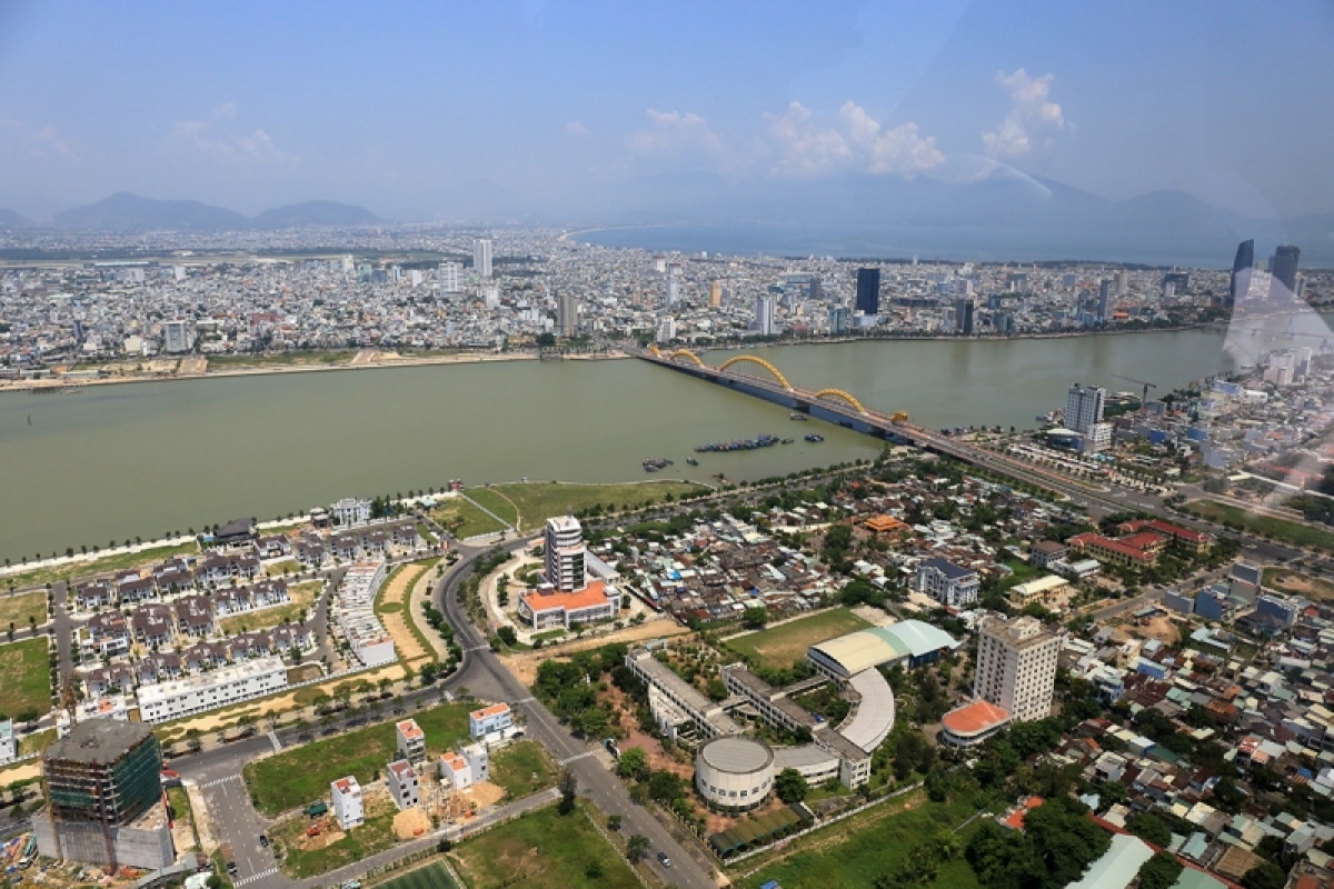 Ngắm cầu Rồng từ trực thăng