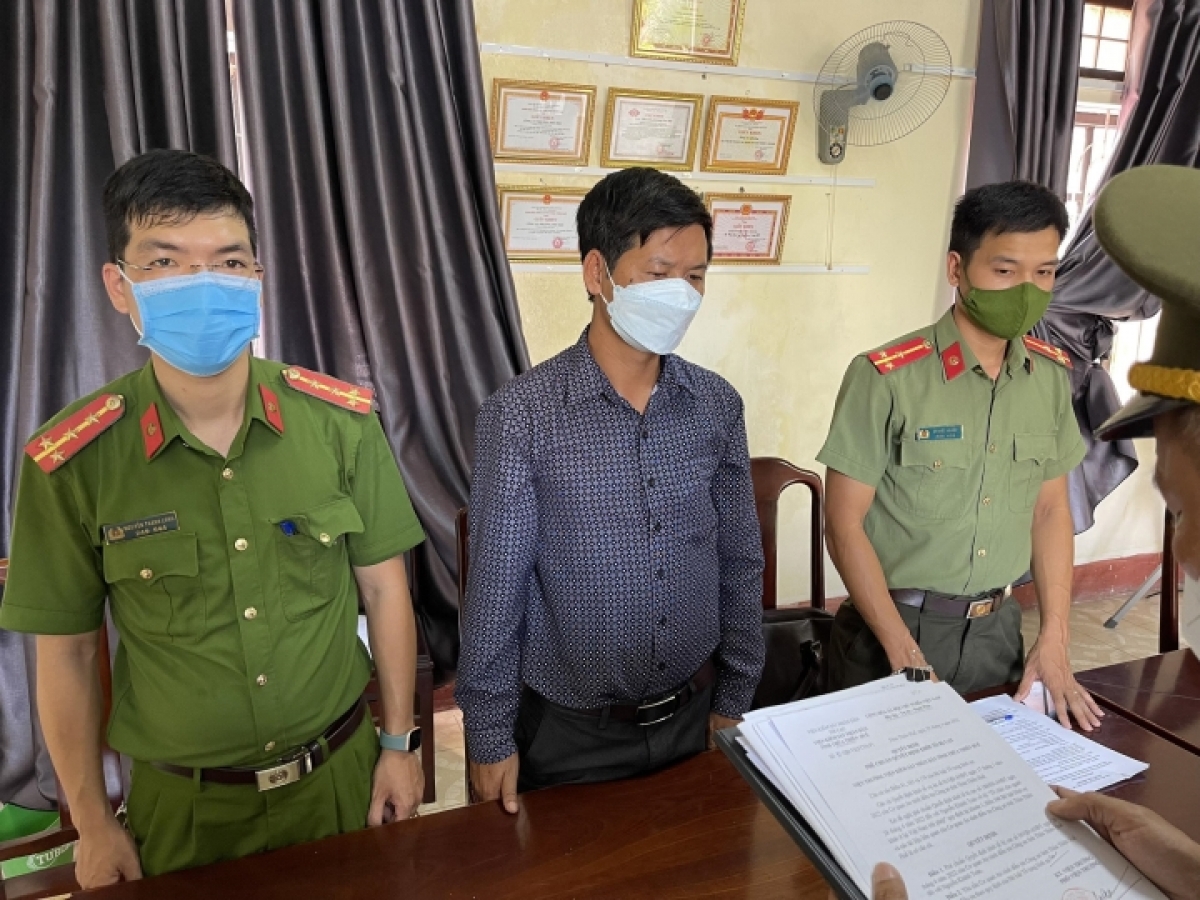 Nguyễn Khánh Toàn tại cơ quan công an.