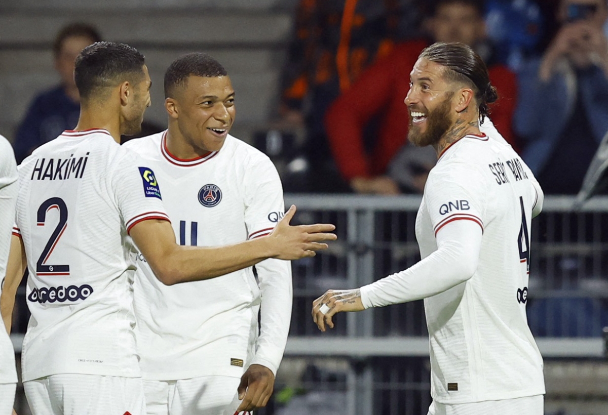 Mbappe và Ramos ghi bàn giúp PSG thắng Angers nhưng đội bóng này chưa chính thức vô địch Ligue 1. (Ảnh: Reuters).