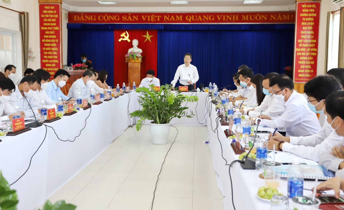Quang cảnh buổi làm việc