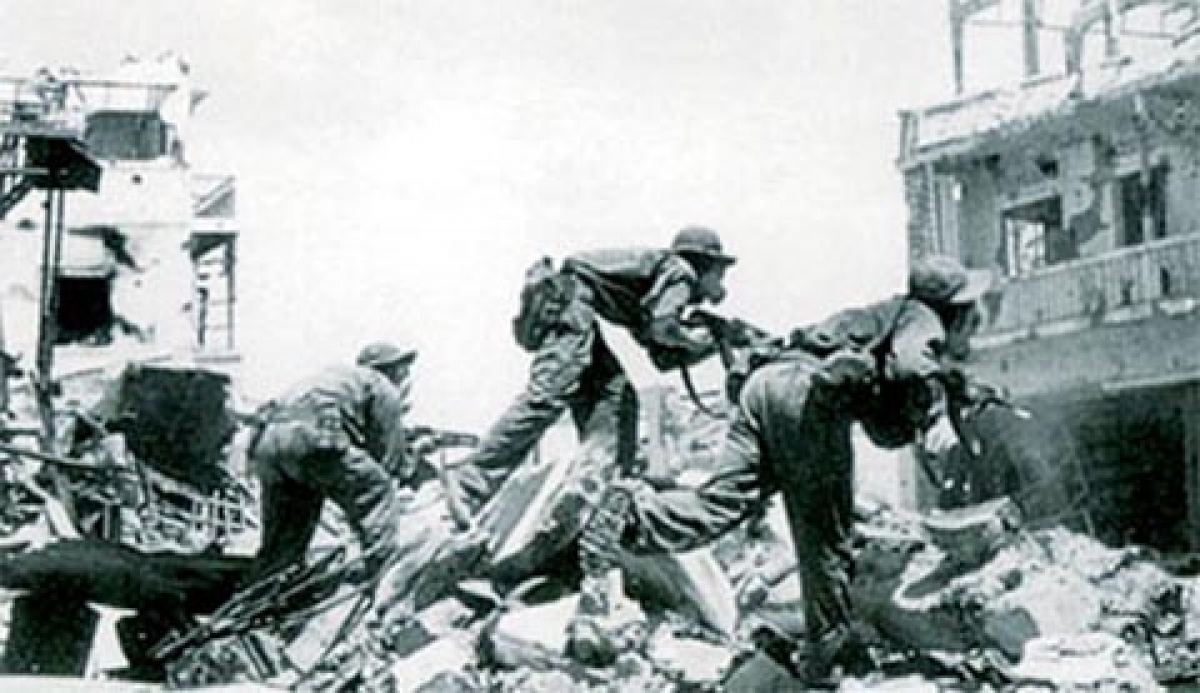 Bộ đội ta tấn công vào Quảng Trị (ảnh tư liệu) năm 1972. Ảnh tư liệu Bảo tàng Lịch sử Quốc gia.