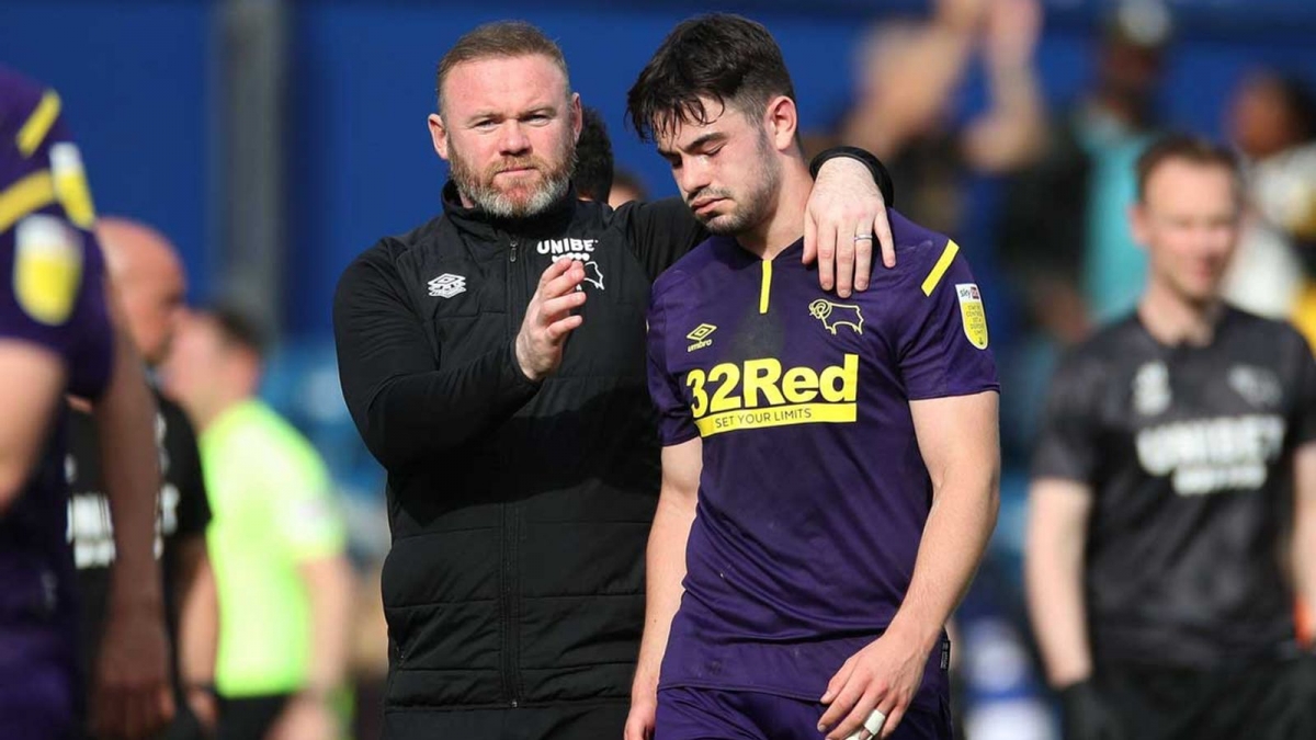 Wayne Rooney và các học trò không thể giúp Derby County trụ lại giải hạng Nhất. (Ảnh: Sky Sports)