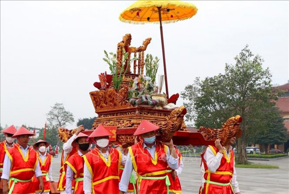 Lễ rước kiệu của các xã, phường, thị trấn vùng ven về Khu di tích lịch sử Quốc gia đặc biệt Đền Hùng. Ảnh: Trung Kiên/TTXVN
