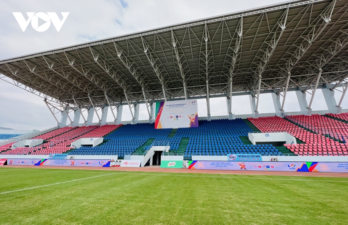 Sân Cẩm Phả là nơi tổ chức môn bóng đá nữ SEA Games 31. (Ảnh: Vũ Miền)