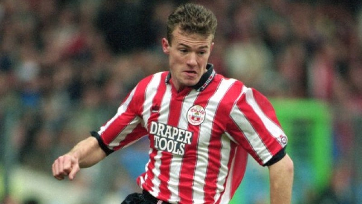 Alan Shearer tỏa sang trong lần đầu đá chính cho Southampton cách đây 34 năm. (Ảnh: Getty).