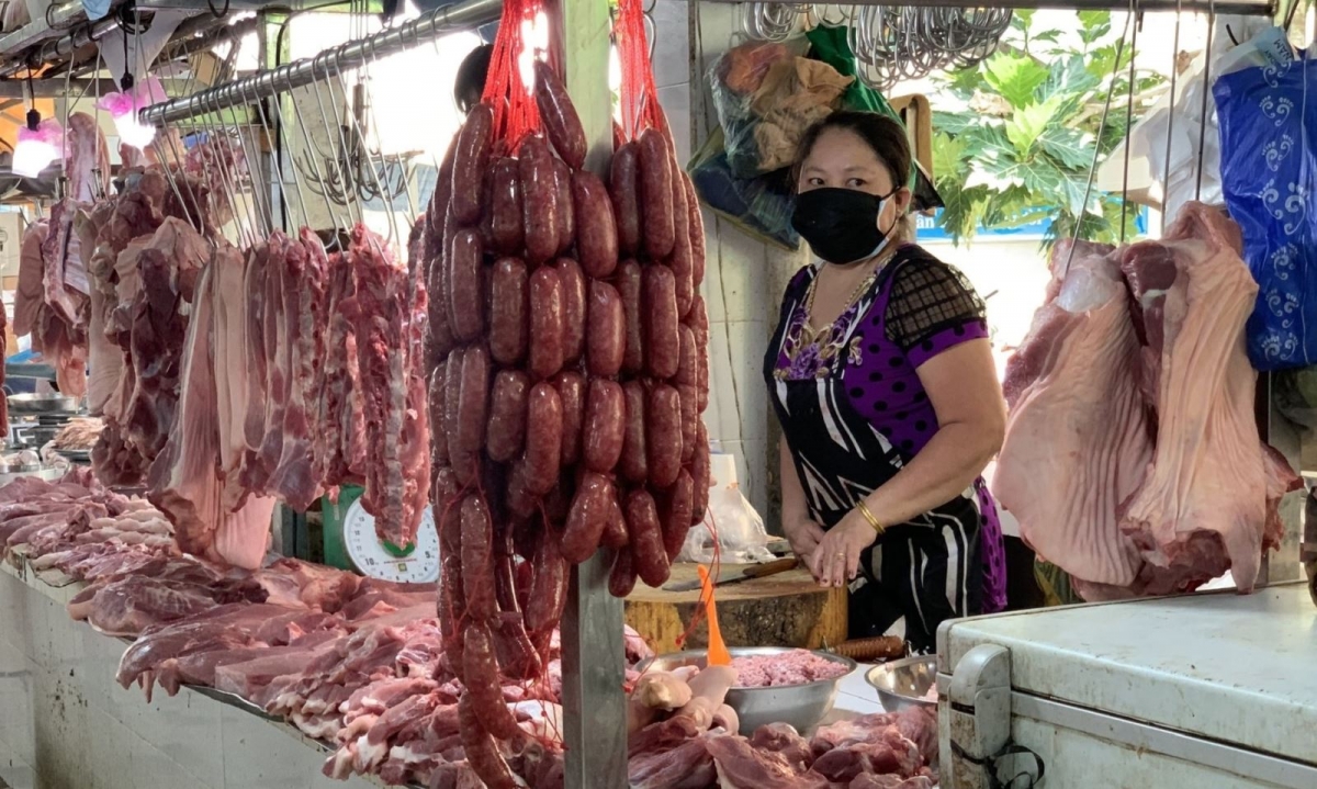 Tại các chợ truyền thống ở TP.HCM, giá thịt lợn cũng đã được điều chỉnh tăng từ sau Tết Nguyên đán 2022.