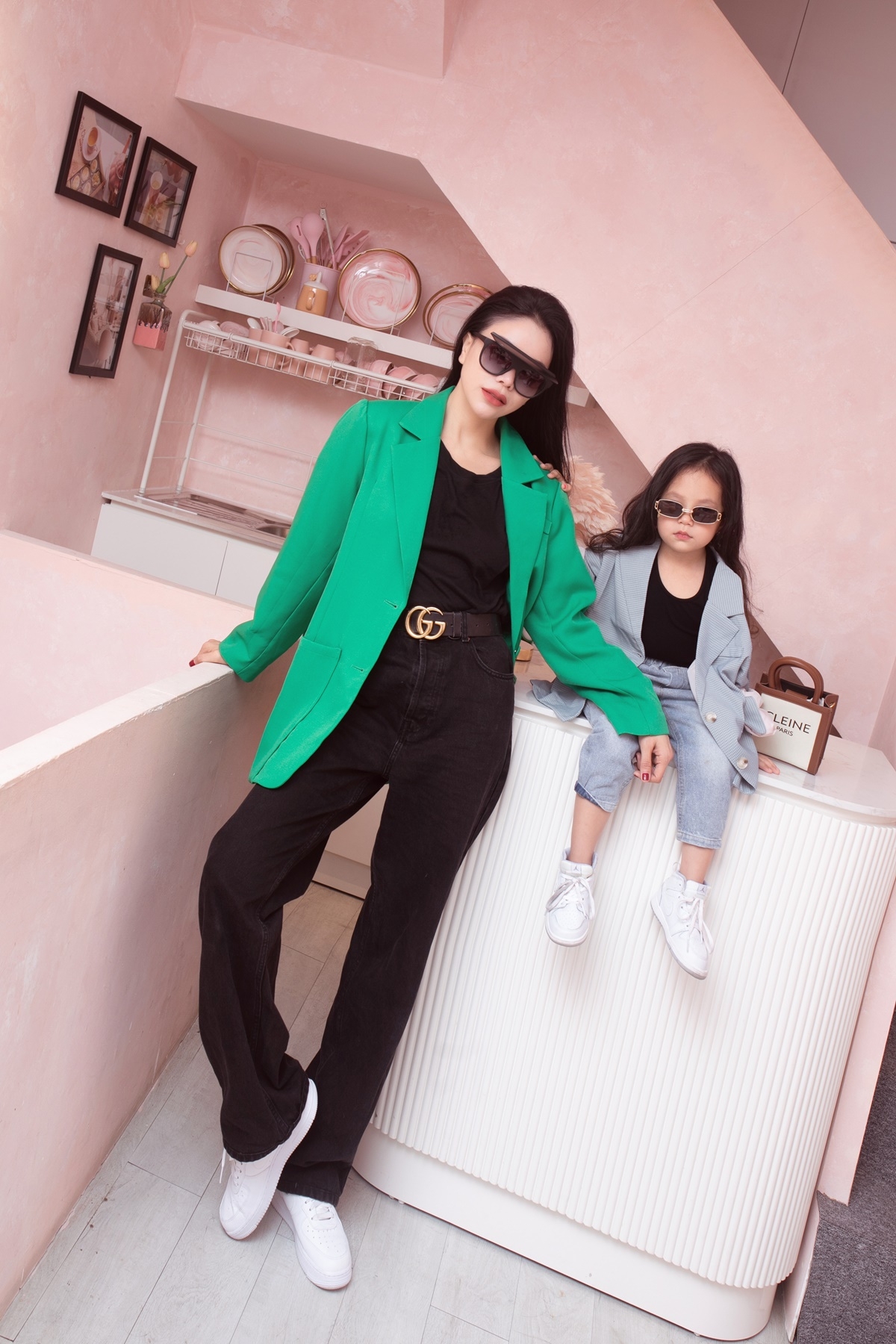 Trà Ngọc Hằng và con gái