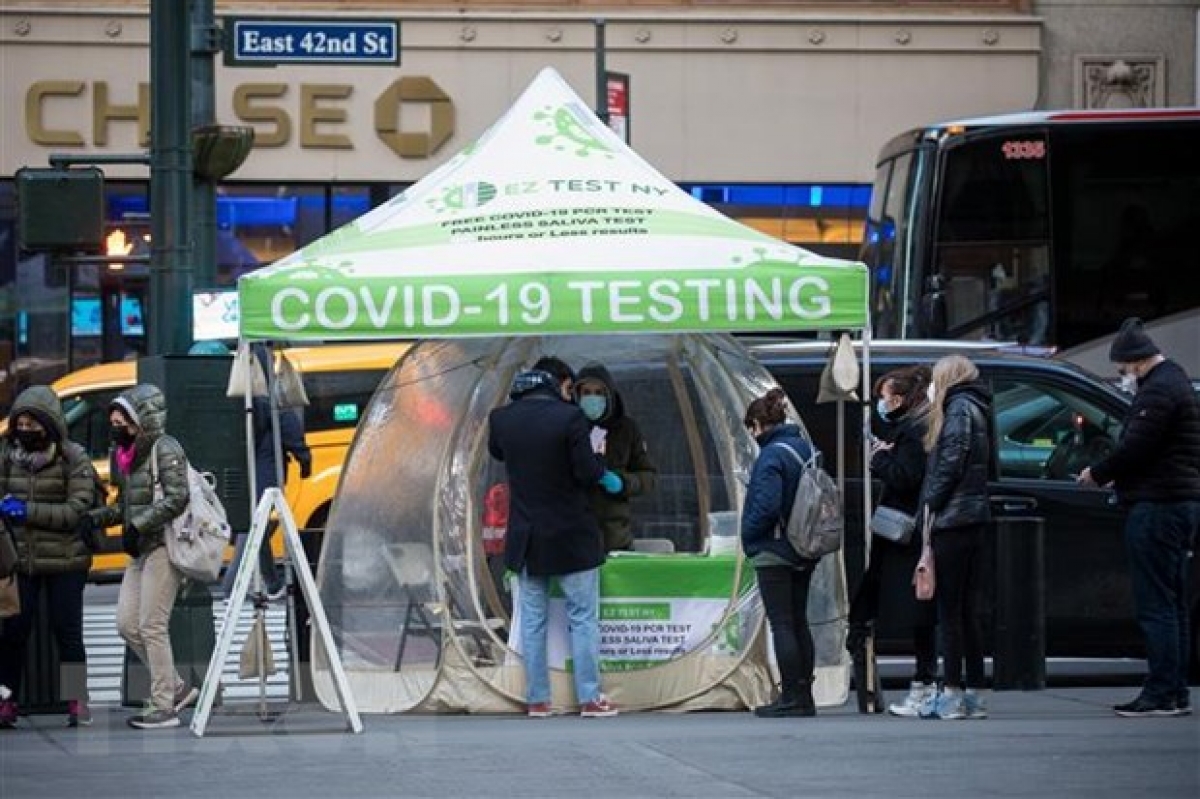 Một điểm xét nghiệm COVID-19 tại New York, Mỹ ngày 28/3. (Ảnh: THX/TTXVN)
