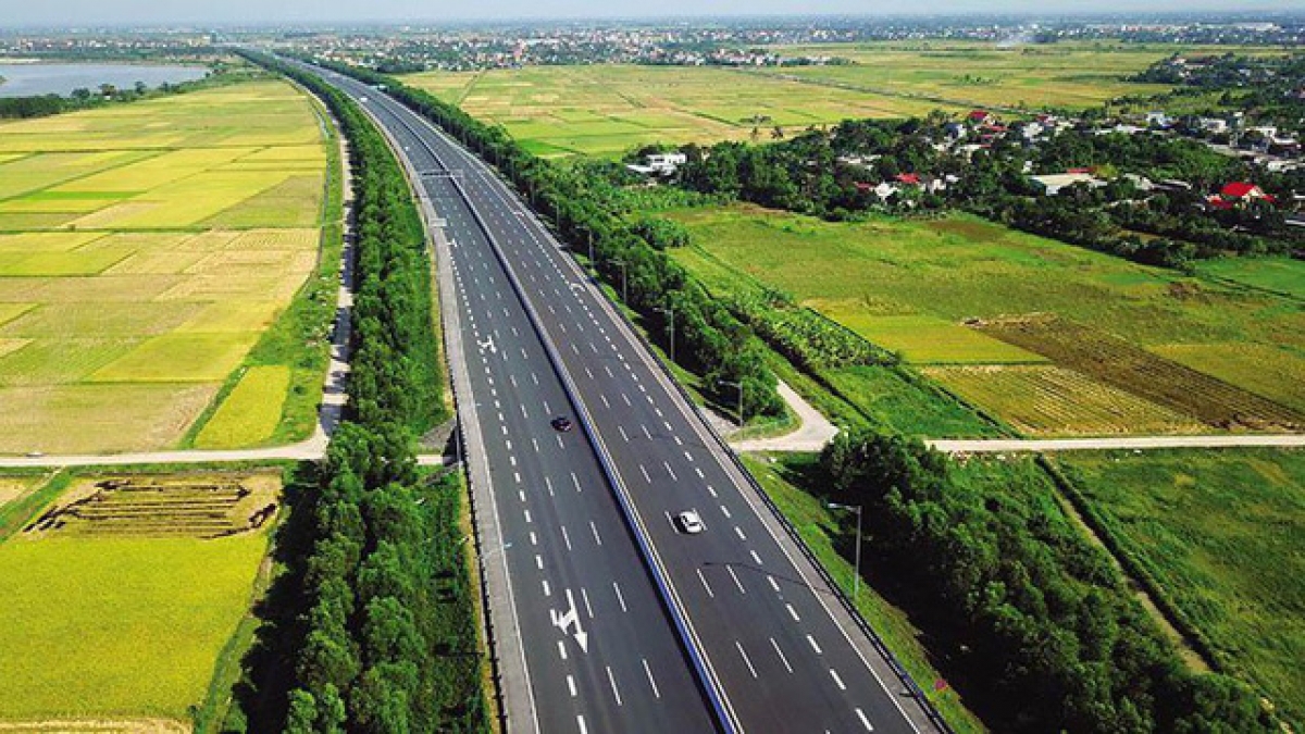 Quyết tâm hoàn thành 2.500km đường bộ cao tốc Bắc – Nam phía Đông.