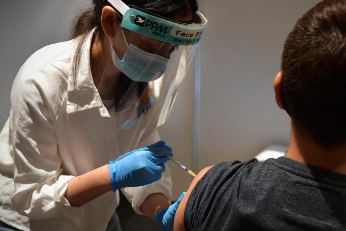 Theo nghiên cứu của Singapore, nguy cơ viêm cơ tim sau khi tiêm vaccine Covid-19 rất thấp. Ảnh: Straits Times