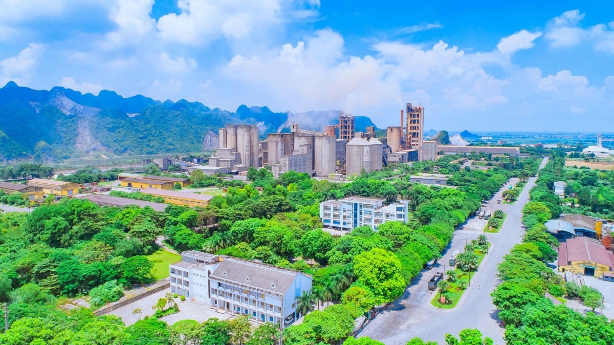 Cảnh quan xanh - sạch - đẹp của VICEM Bút Sơn.
