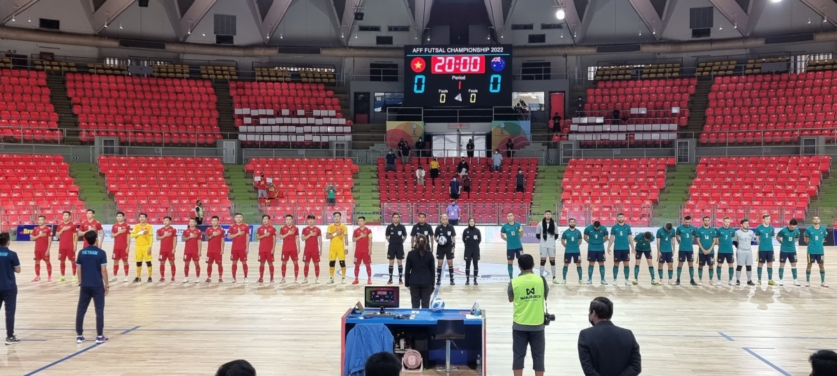 Trận đấu giữa ĐT Futsal Việt Nam và ĐT Futsal Australia đang diễn ra khá căng thẳng. (Ảnh: AFF). 