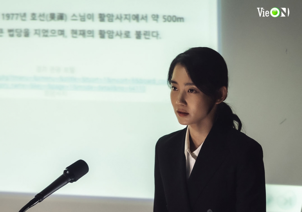 Shin Hyun Bin vào vai Lee Soo Jin, vợ cũ của Jung Ki Hoon.