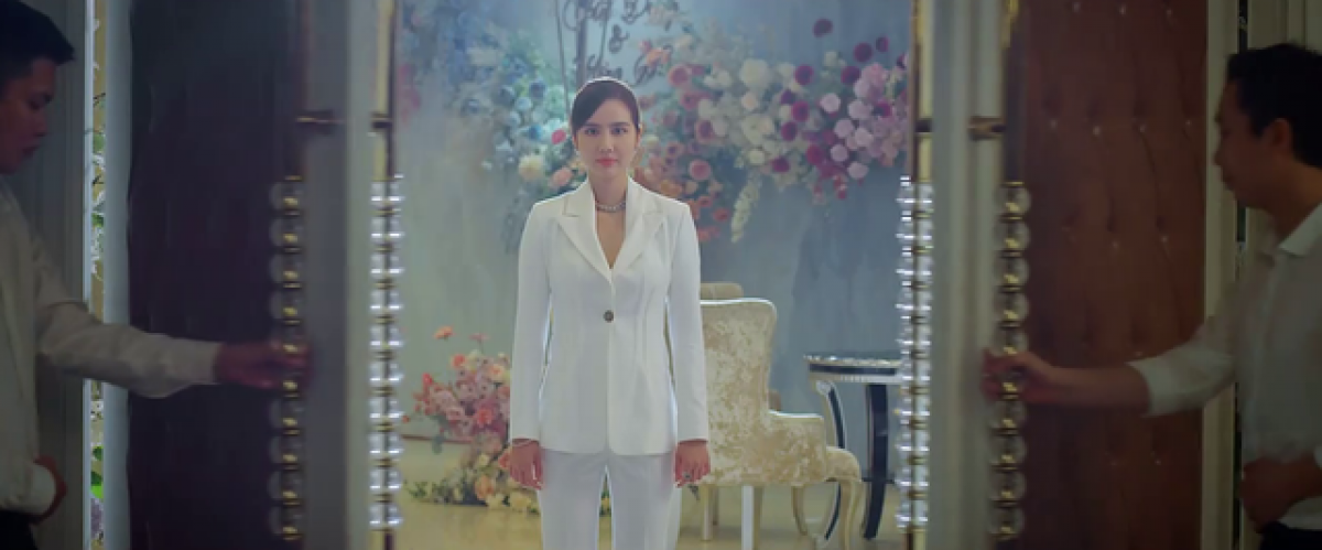 Vân Trang xuất hiện xinh đẹp và ấn tượng tại buổi lễ.