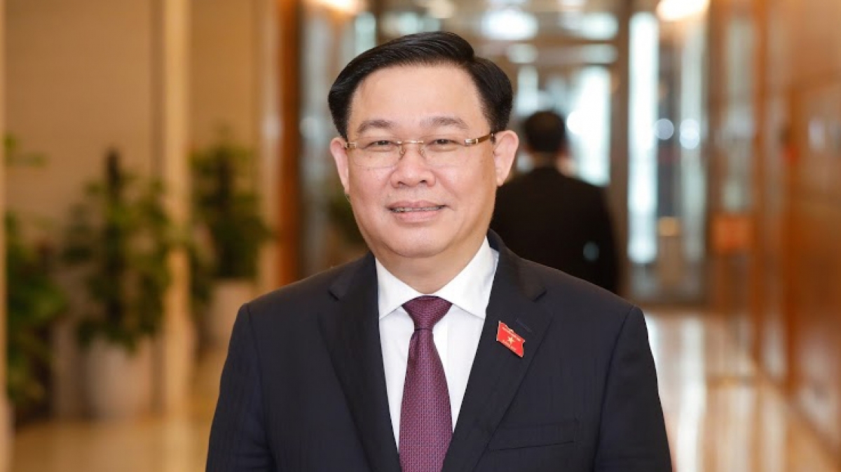 Chủ tịch Quốc hội, đề nghị MTTQ Việt Nam làm tốt hơn nữa vai trò là nòng cốt chính trị trong khối đại đoàn kết toàn dân tộc.