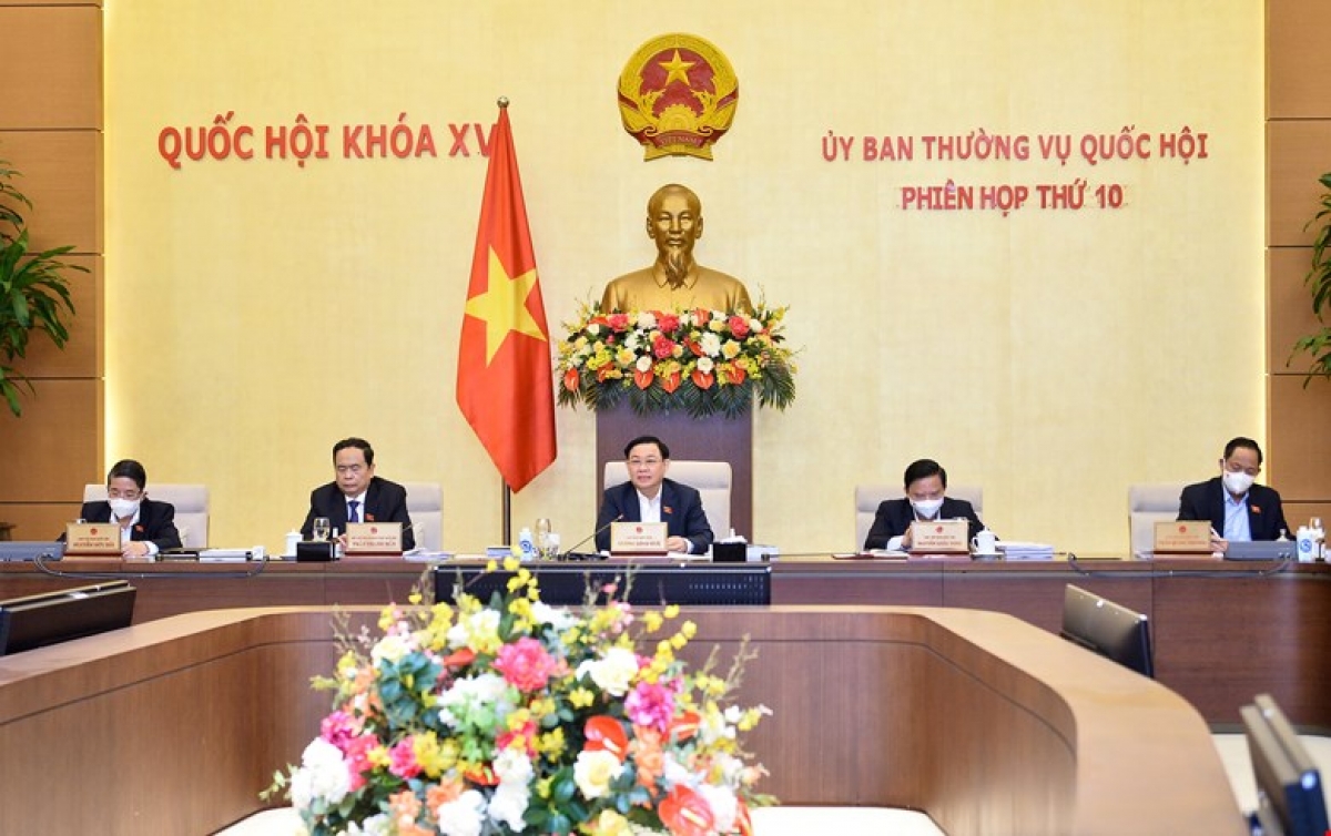 Chủ tịch Quốc hội Vương Đình Huệ phát biểu tại phiên họp của Ủy ban Thường vụ Quốc hội