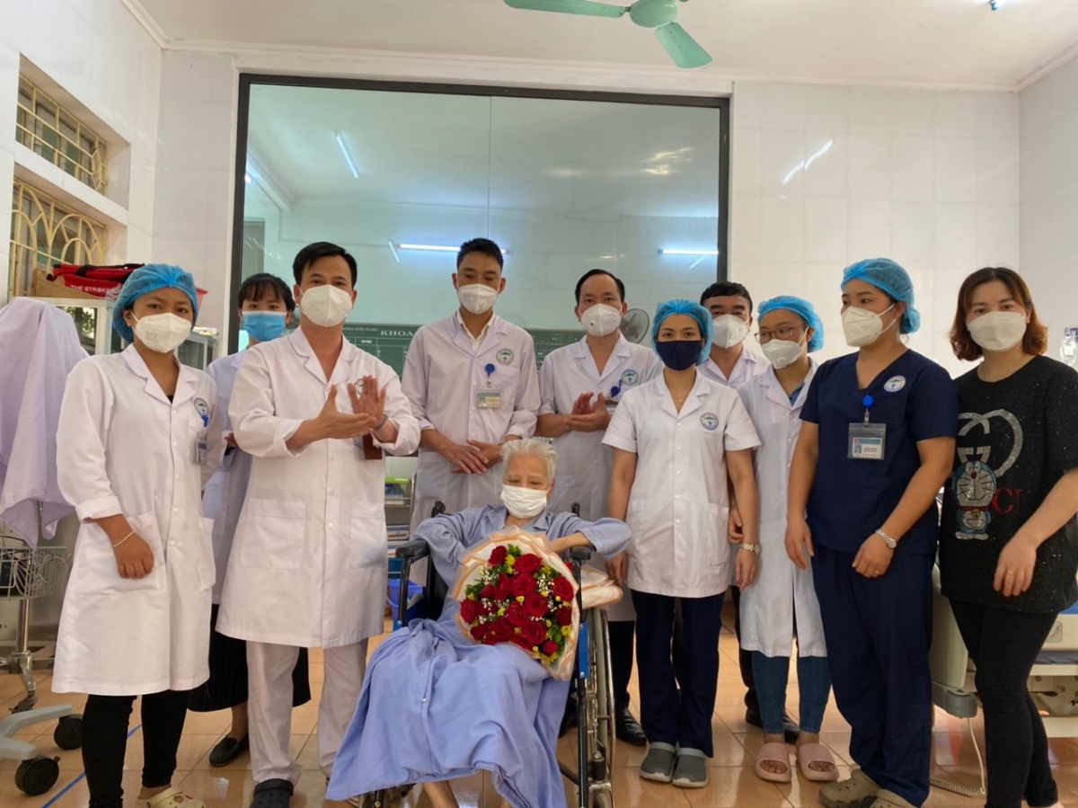 Bệnh nhân được xuất viện sau 15 ngày điều trị tích cực.