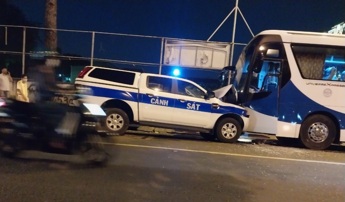 Hiện trường tại thời điểm xảy ra vụ tai nạn. (Ảnh: Hồng Phong)