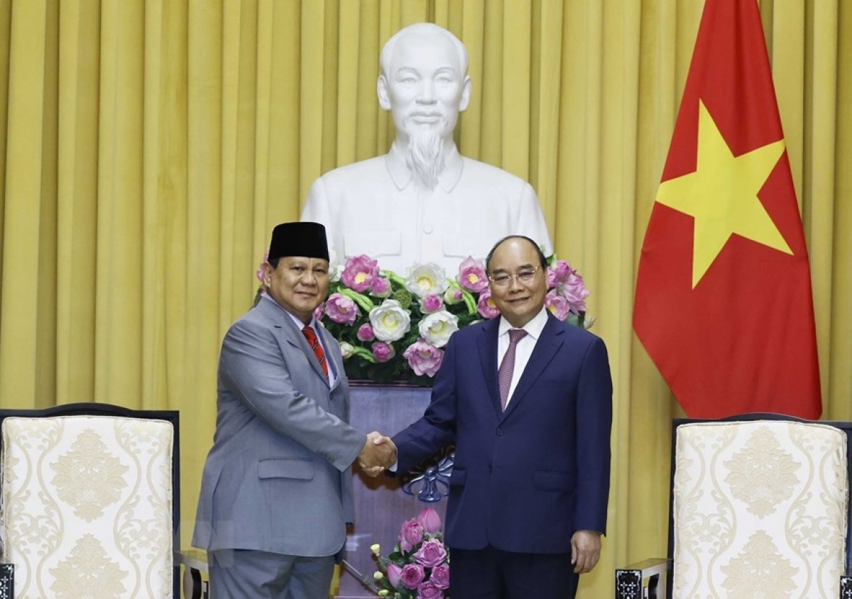  Chủ tịch nước Nguyễn Xuân Phúc tiếp Bộ trưởng Quốc phòng Indonesia Prabowo Subianto.