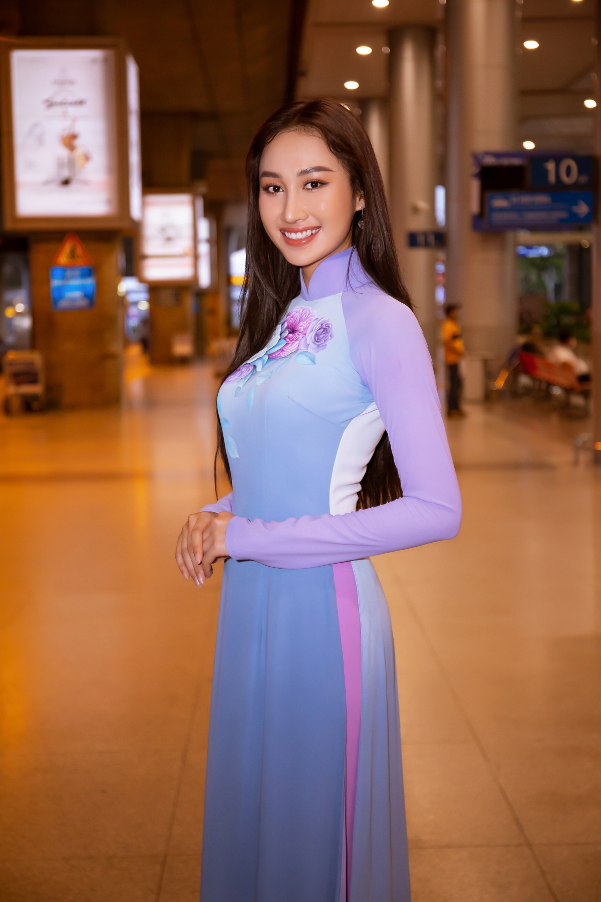 Người đẹp Đoàn Hồng Trang