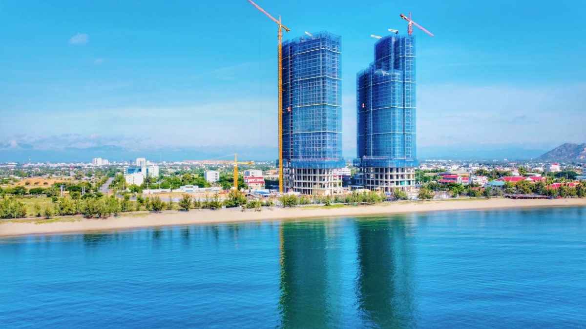 SunBay Park với 2 tòa tháp B& C lọt top 5 toà nhà cao nhất Việt Nam và cao nhất miền Trung tính tới thời điểm hiện tại.