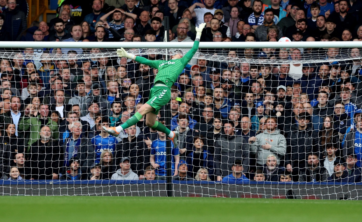 Everton có phen thót tim. (Ảnh: Reuters)