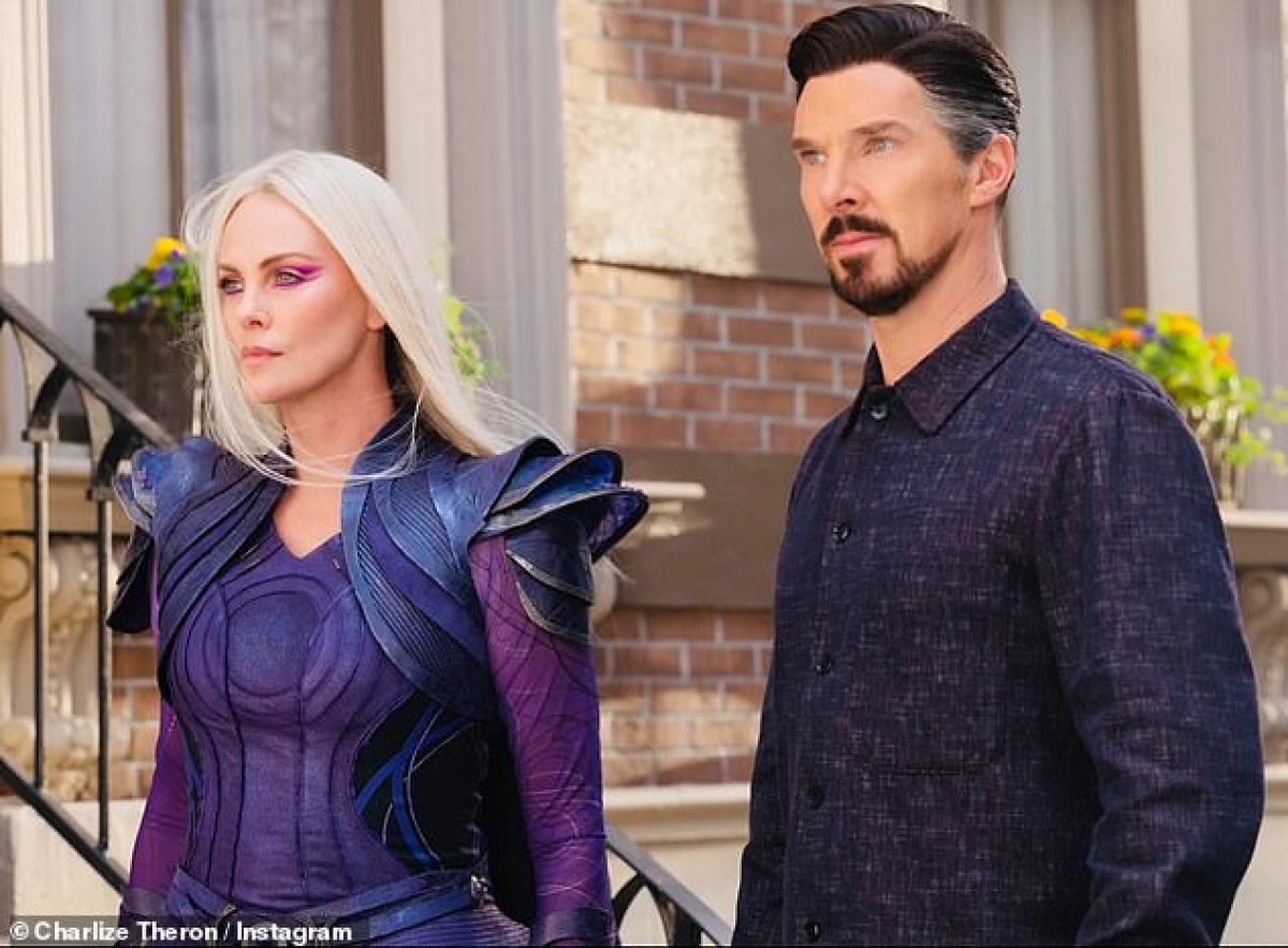 Charlize Theron đảm nhận vai Clea - vợ của Doctor Strange trong truyện tranh Marvel.