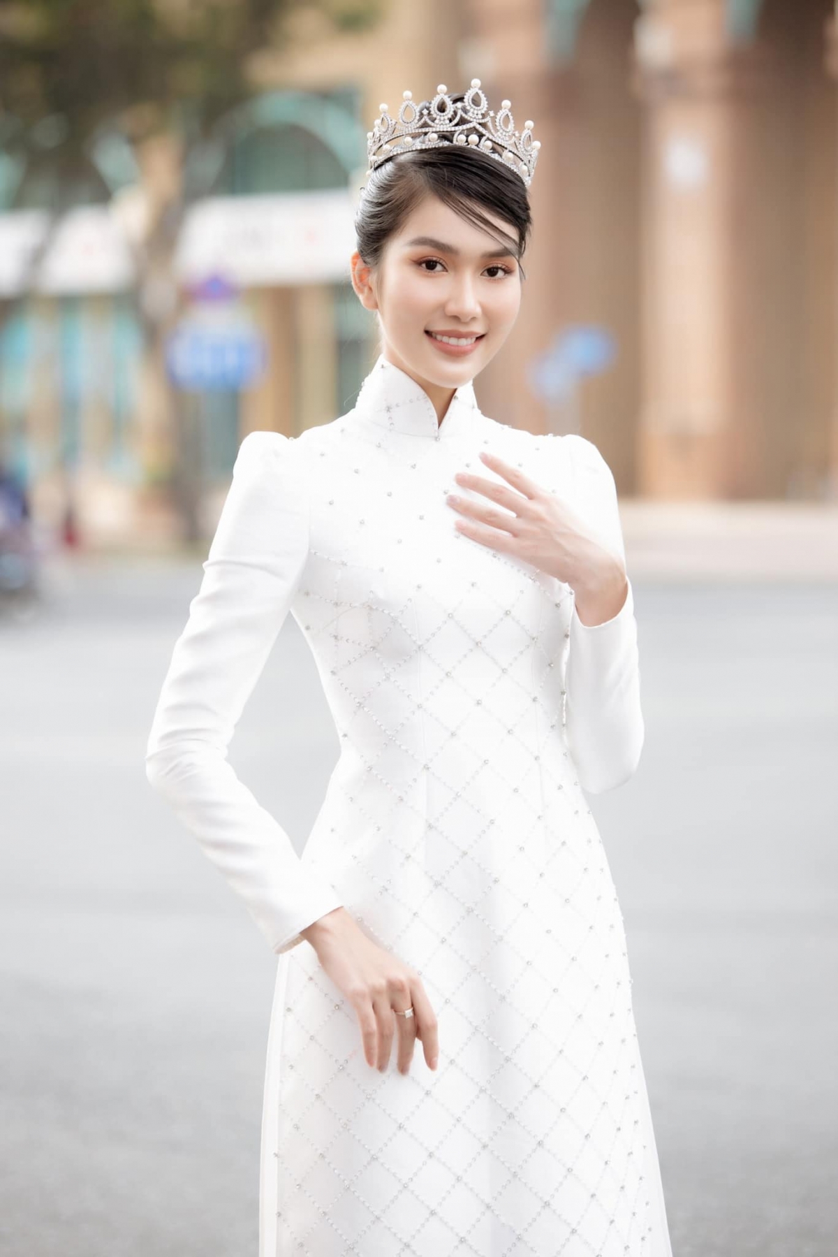 Á hậu Phương Anh