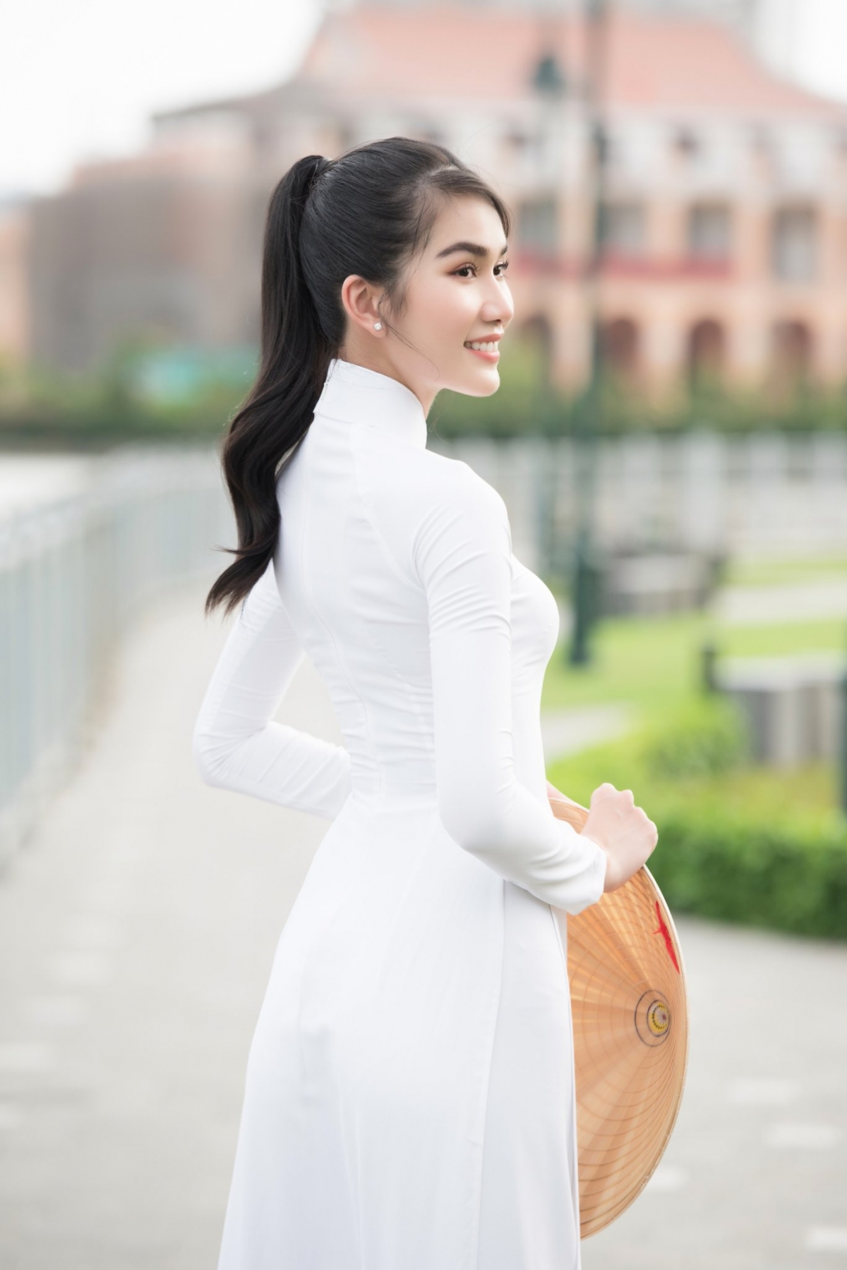 Á hậu Phương Anh